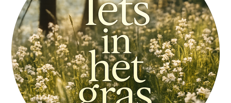 Iets in het gras