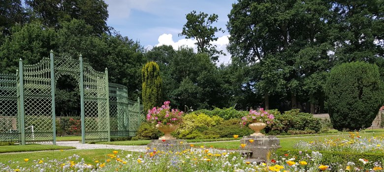 Experiment met kruidenmengsel in de kasteeltuin van Middachten