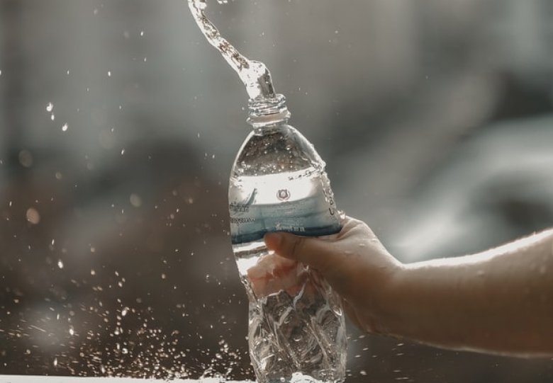 Fit en gezond in huis - Flesjes water