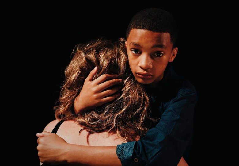 Kunstmin | Danstheater AYA & Silbersee – Mother’s White