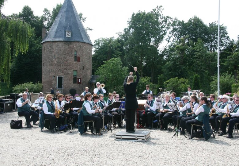 Muzikale zomerklanken in het groen, een gezamenlijk zomerconcert van KnA, percussie KNAP en Crescend