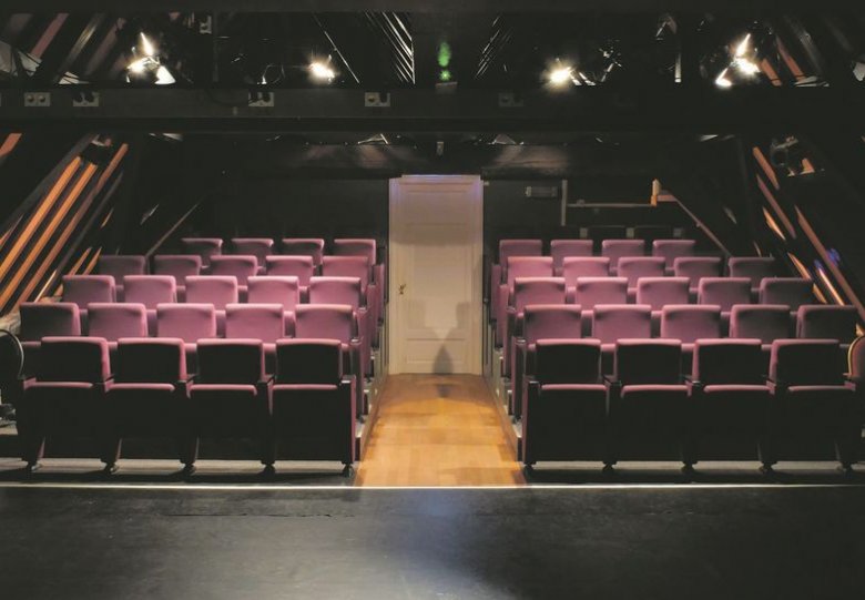 Theater Slot Zeist Het is tijd om thuis te komen (Thúskomme) / Kleinkunst / Jildou Kroes