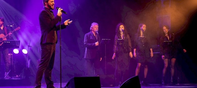 BOUKE ROCKS ELVIS (reprise)