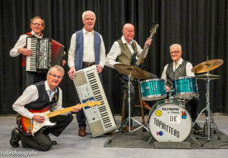 De Tophitters bij het 50+ Ontmoetingspunt