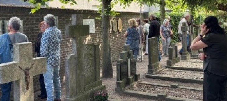 Expositie “Deus Ludens” op het Oud Kerkhof Horst
