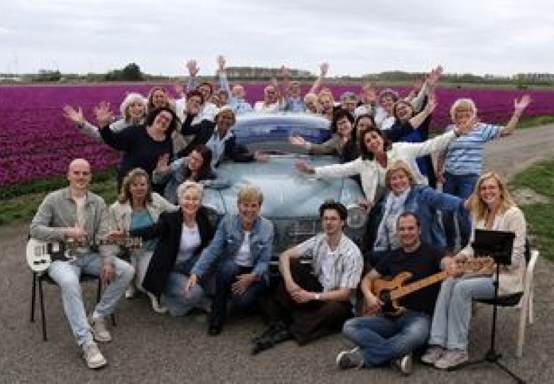 The Strand en Popkoor The Blue Stocking Singers