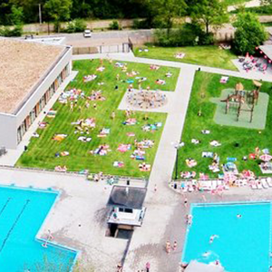 De_Vrijetijdkrant_buitenzwemmen_Salland_Zwembad_de_Vijf_Heuvels_in_Markelo
